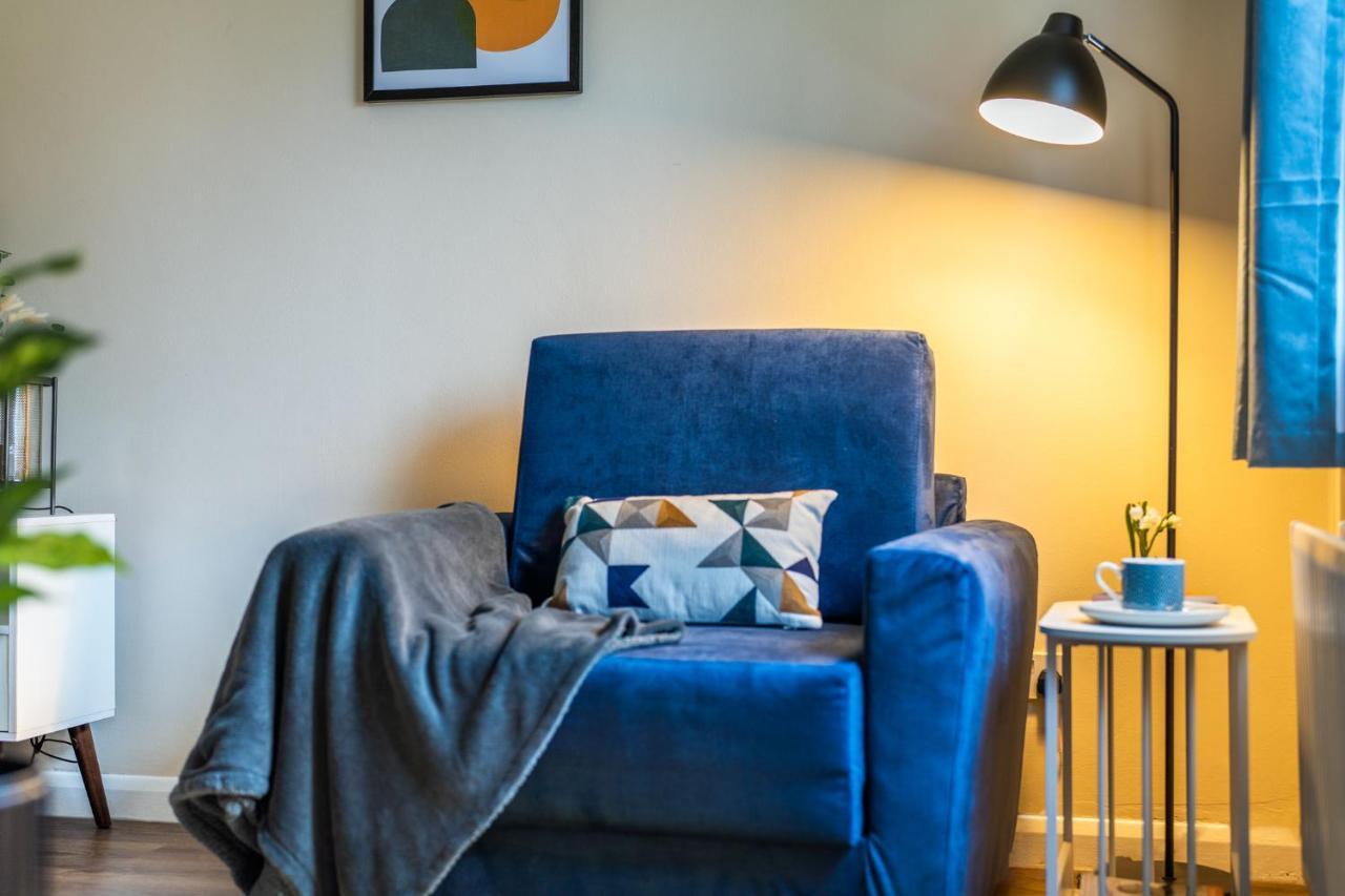 Grange Studio Apartment - Heathrow Staines-upon-Thames Esterno foto