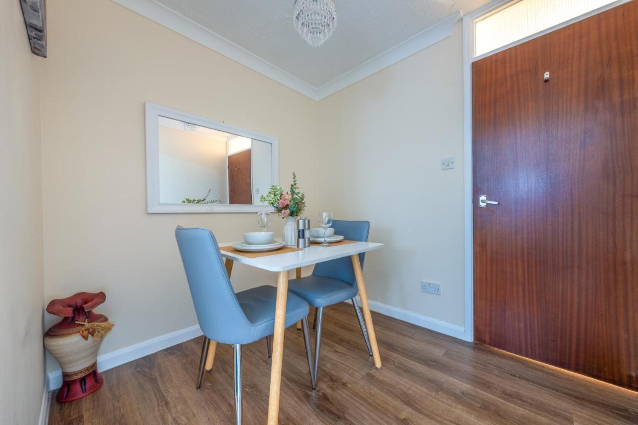 Grange Studio Apartment - Heathrow Staines-upon-Thames Esterno foto