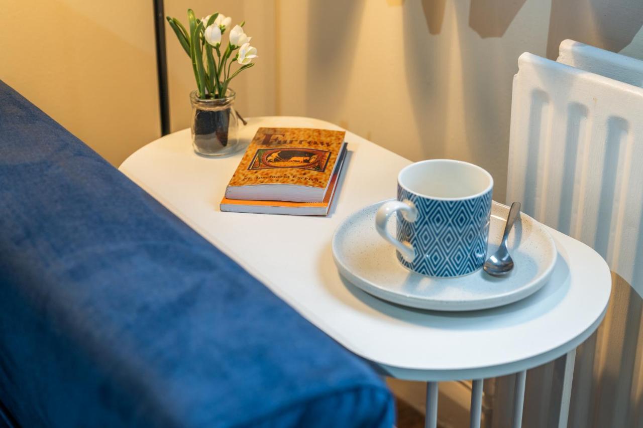 Grange Studio Apartment - Heathrow Staines-upon-Thames Esterno foto